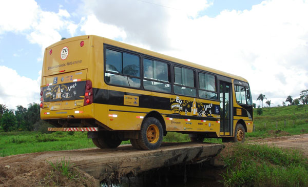 onibus escolar rural