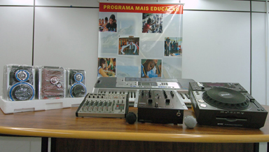 Kits Hip Hop e Rádio escolar