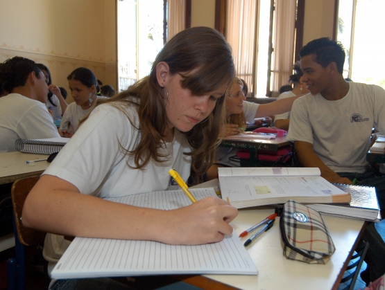 Prorrogado o prazo para a escolha do livro didático do ensino médio