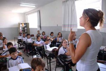 Valor mínimo para o ensino básico tem reajuste de 13%