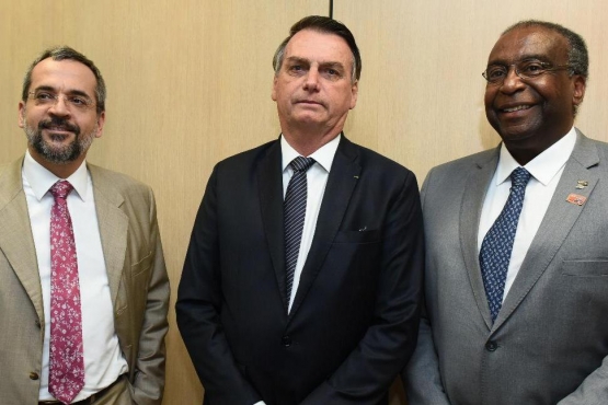 Presidente Jair Bolsonaro alinha estratégias para a educação em parceria com o MEC