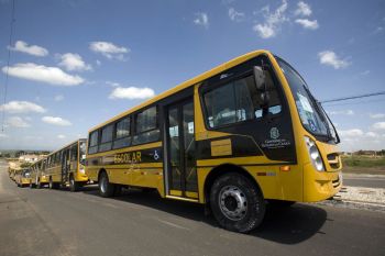 Dilma destaca no rádio investimento de R$ 2,7 bi na aquisição de ônibus
