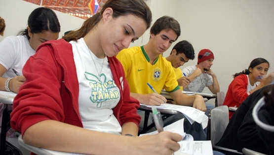 Estudantes terão três meses para pedir renegociação de dívidas do Fies
