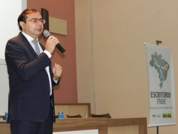Apoio do governo federal em ações de educação avança no Paraná