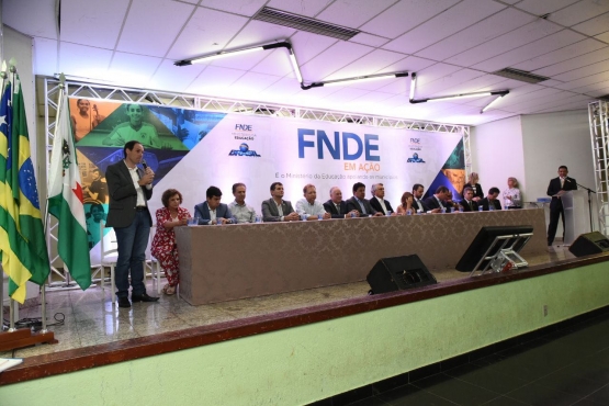 Ministro da Educação anuncia liberação de R$ 130 milhões para obras em todo o país