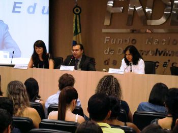 No Dia Nacional da Alimentação nas Escolas, Brasil celebra avanços