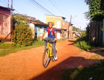 Sobre duas rodas, caminho fica mais divertido em Belém do Pará