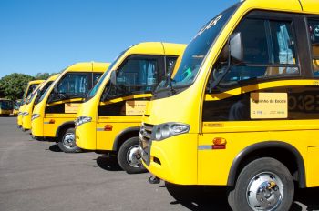 Veículos só podem ser usados para transportar estudantes