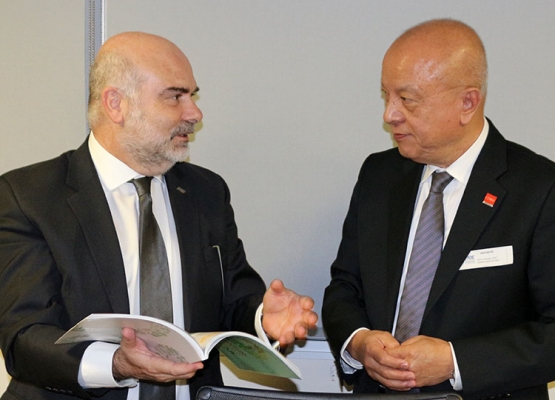 FNDE recebe comitiva do governo da China