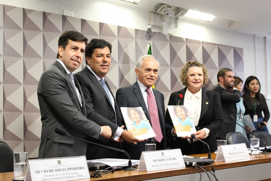 Cartilha para conselheiros será distribuída a todas prefeituras