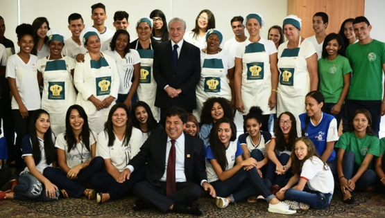 Presidente Temer e ministro da Educação, Mendonça Filho, anunciam aumento de recursos para merenda escolar