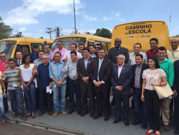 FNDE entrega 64 ônibus para o Estado do Maranhão