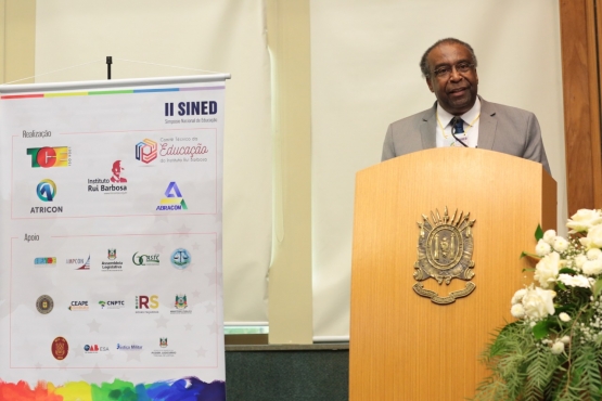 Presidente do FNDE discute a importância do planejamento em educação durante simpósio em Porto Alegre