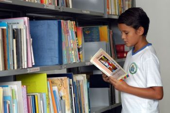 Técnicos dos programas do livro visitam escolas no Amapá