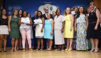 Merendeiras de escolas públicas das cinco regiões recebem premiação por suas receitas