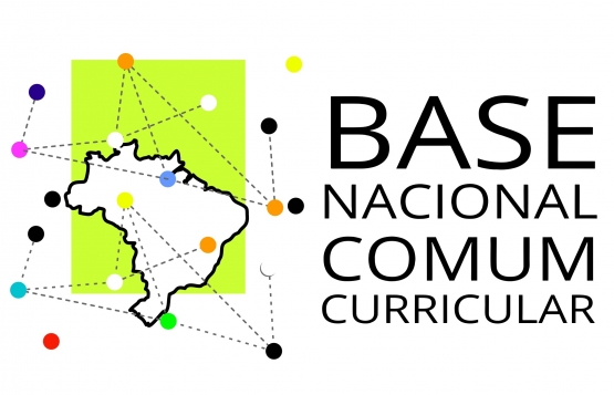 Presidente e ministro homologam Base Nacional Comum Curricular