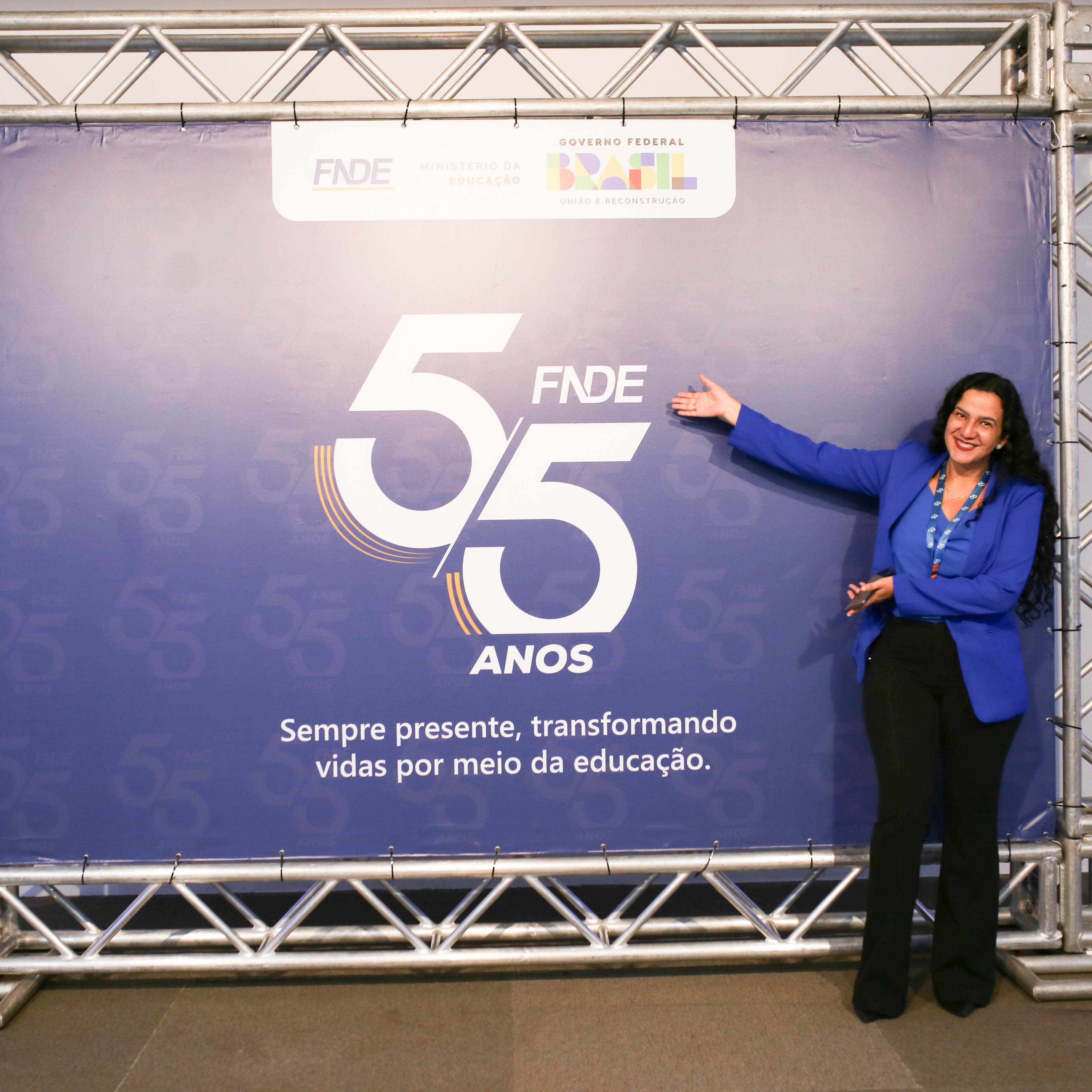 foto do fnde de 55 Anos