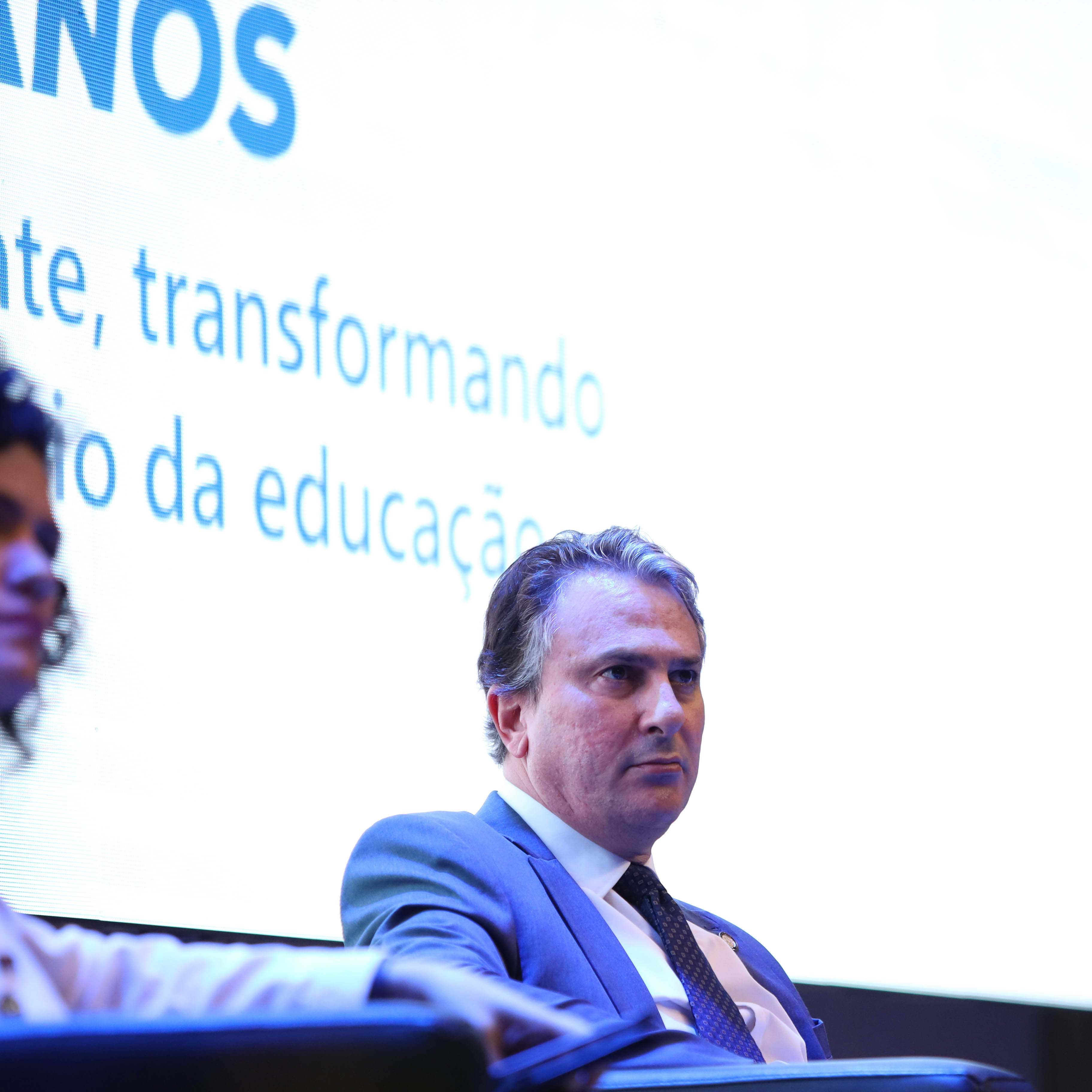 foto do fnde de 55 Anos