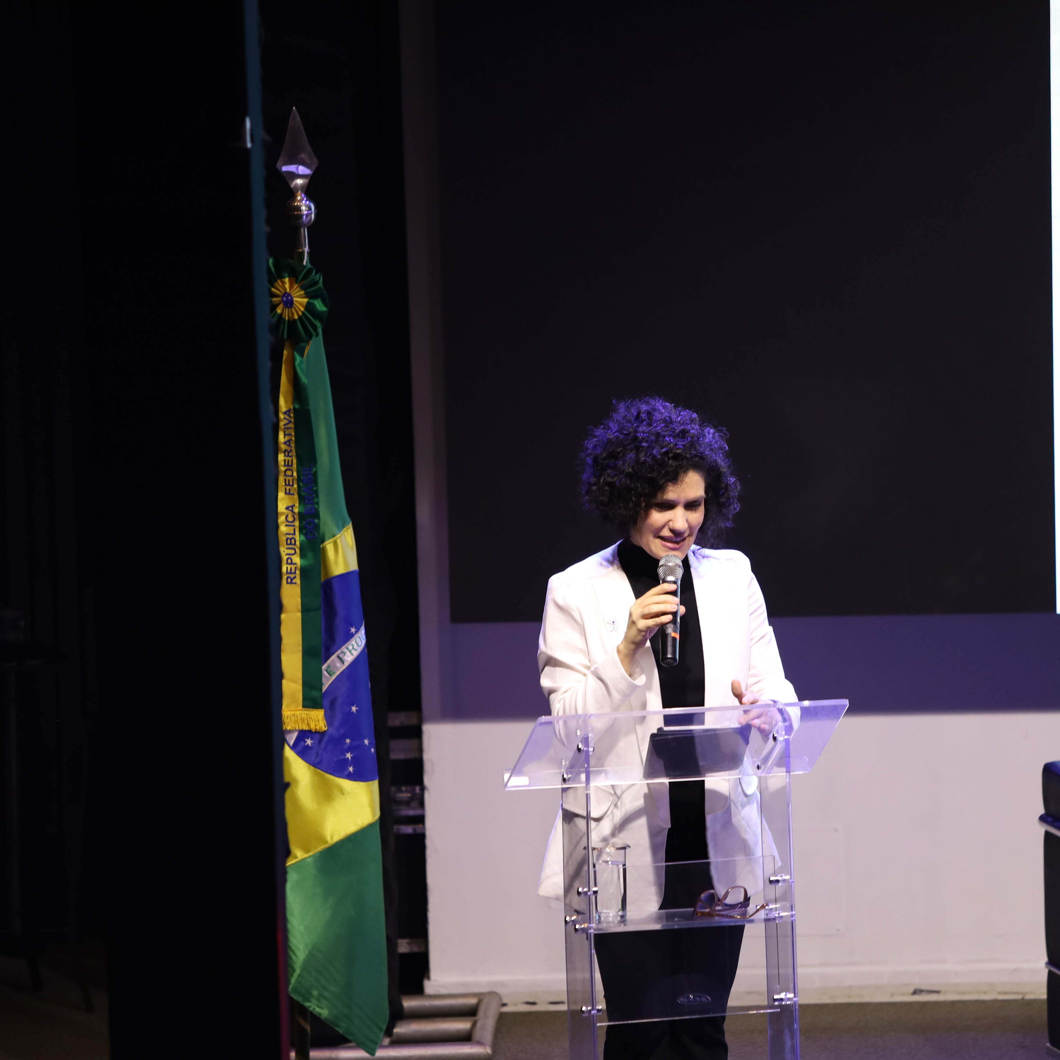 foto do fnde de 55 Anos