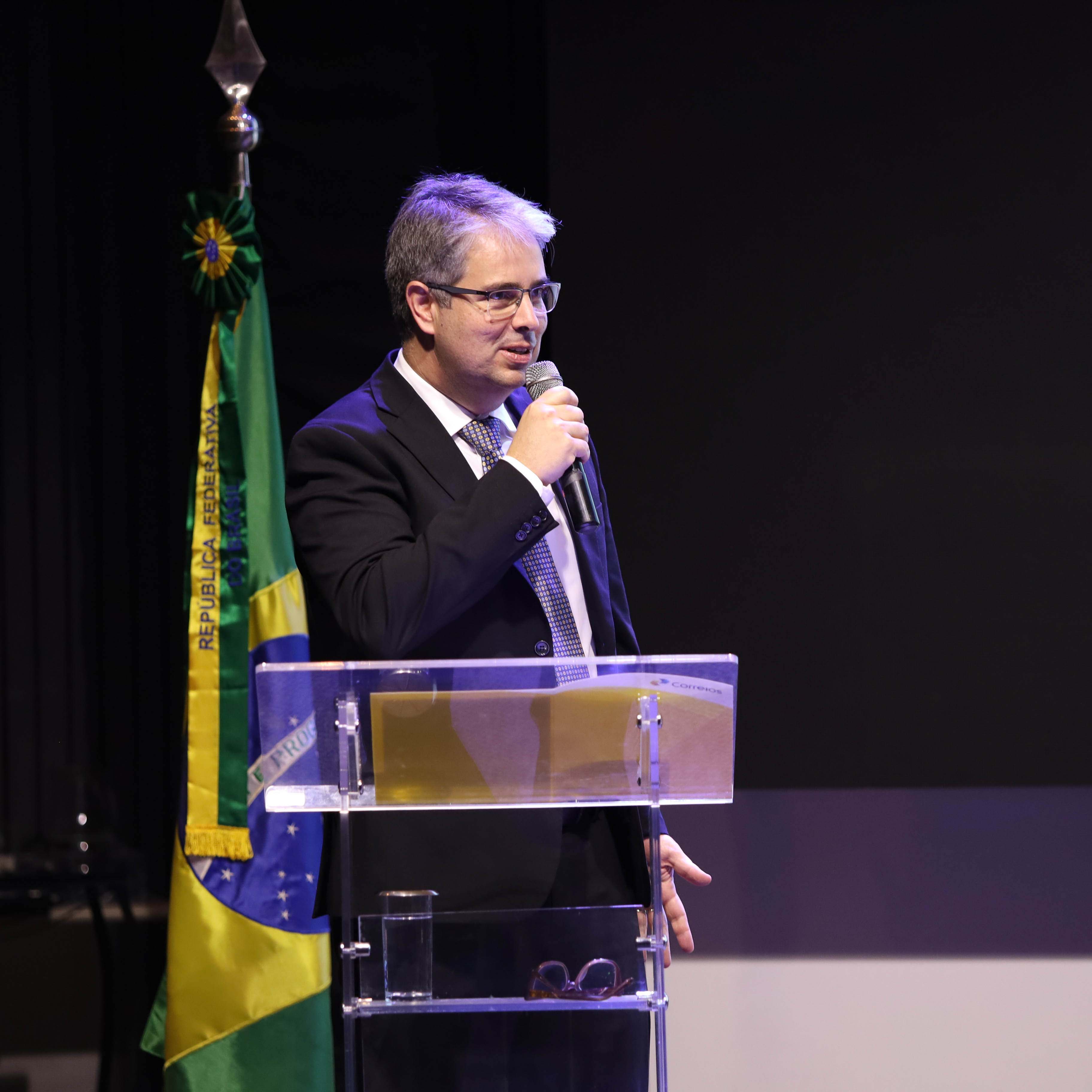 foto do fnde de 55 Anos
