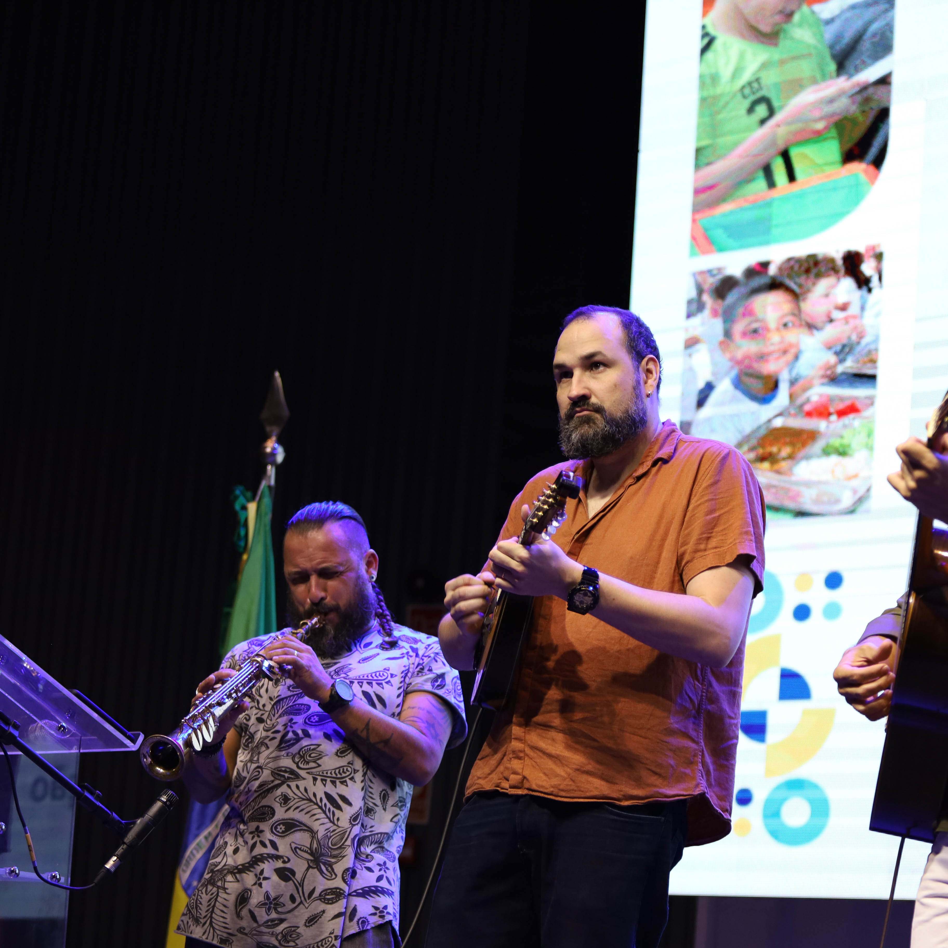 foto do fnde de 55 Anos