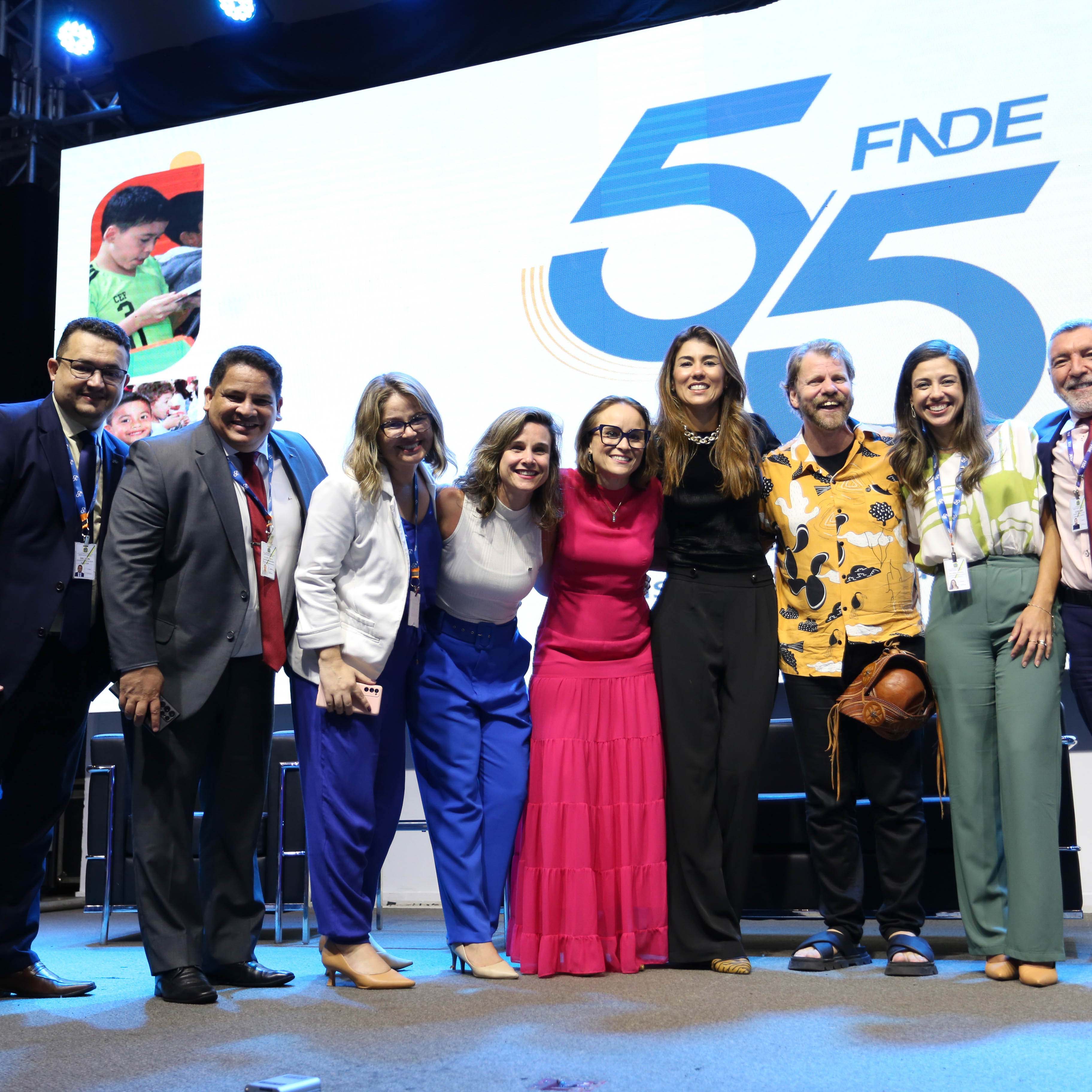 foto do fnde de 55 Anos