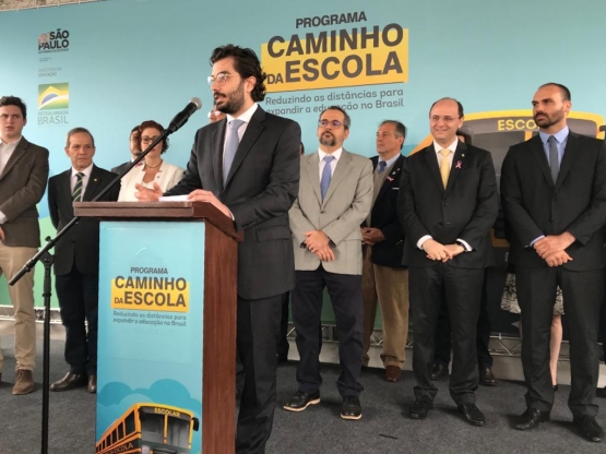 MEC e FNDE entregam 180 ônibus escolares a municípios paulistas