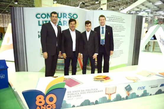 Em comemoração aos 80 anos dos programas do livro didático, MEC lança concurso literário
