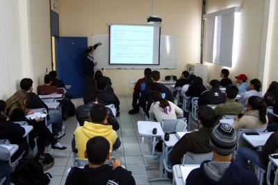 Instituições de ensino ficam responsáveis pelo pagamento das taxas administrativas do Fies