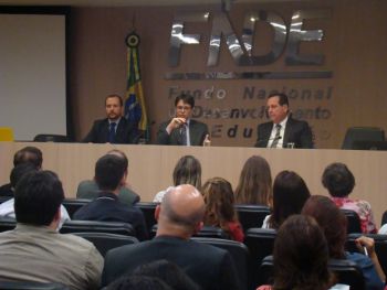 FNDE lança curso para capacitar agentes que trabalham com o Fies em todo o país