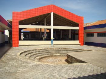 Dilma anuncia construção de creches no Ceará e vê mudanças na educação